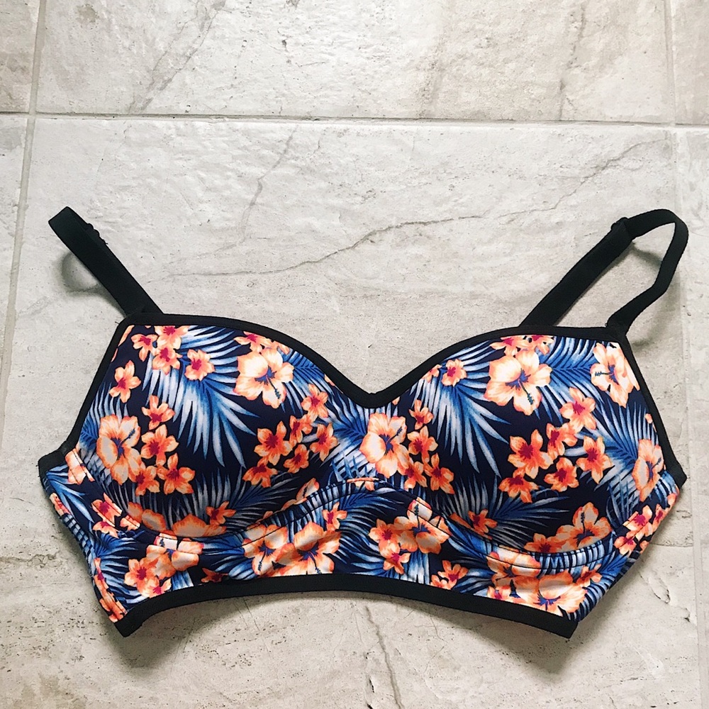 VS PINK Padded Sports Bra